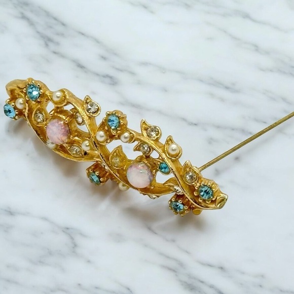 Vintage Gold-Tone Faux Opal, Faux Pearl, and Blue Rhinestone Brooch - Picture 3 of 6